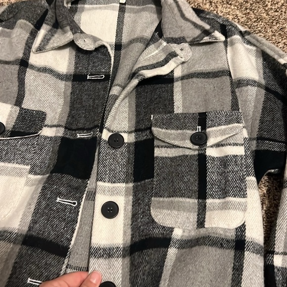 Black/Gray plaid shacket full length Small - Picture 2 of 4